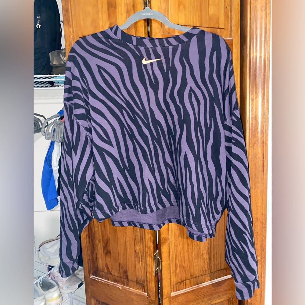 nike crop top sweater